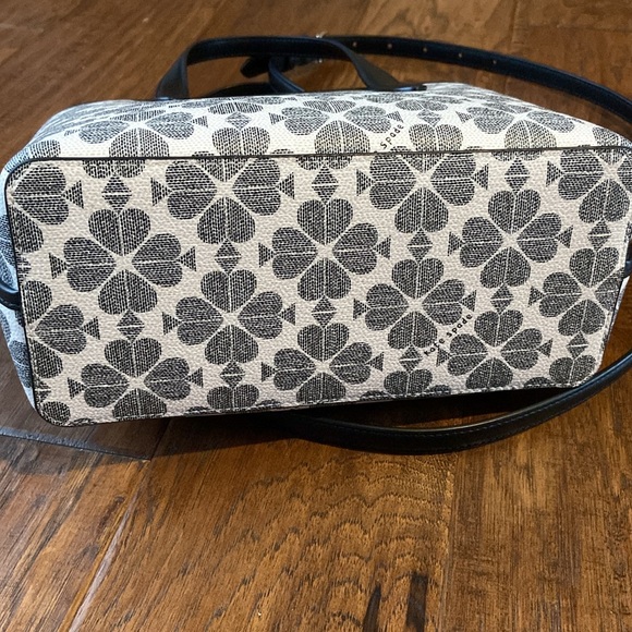 Kate Spade handbag. EUC- Like New- Perfect condition. Black and white spades - Picture 6 of 9